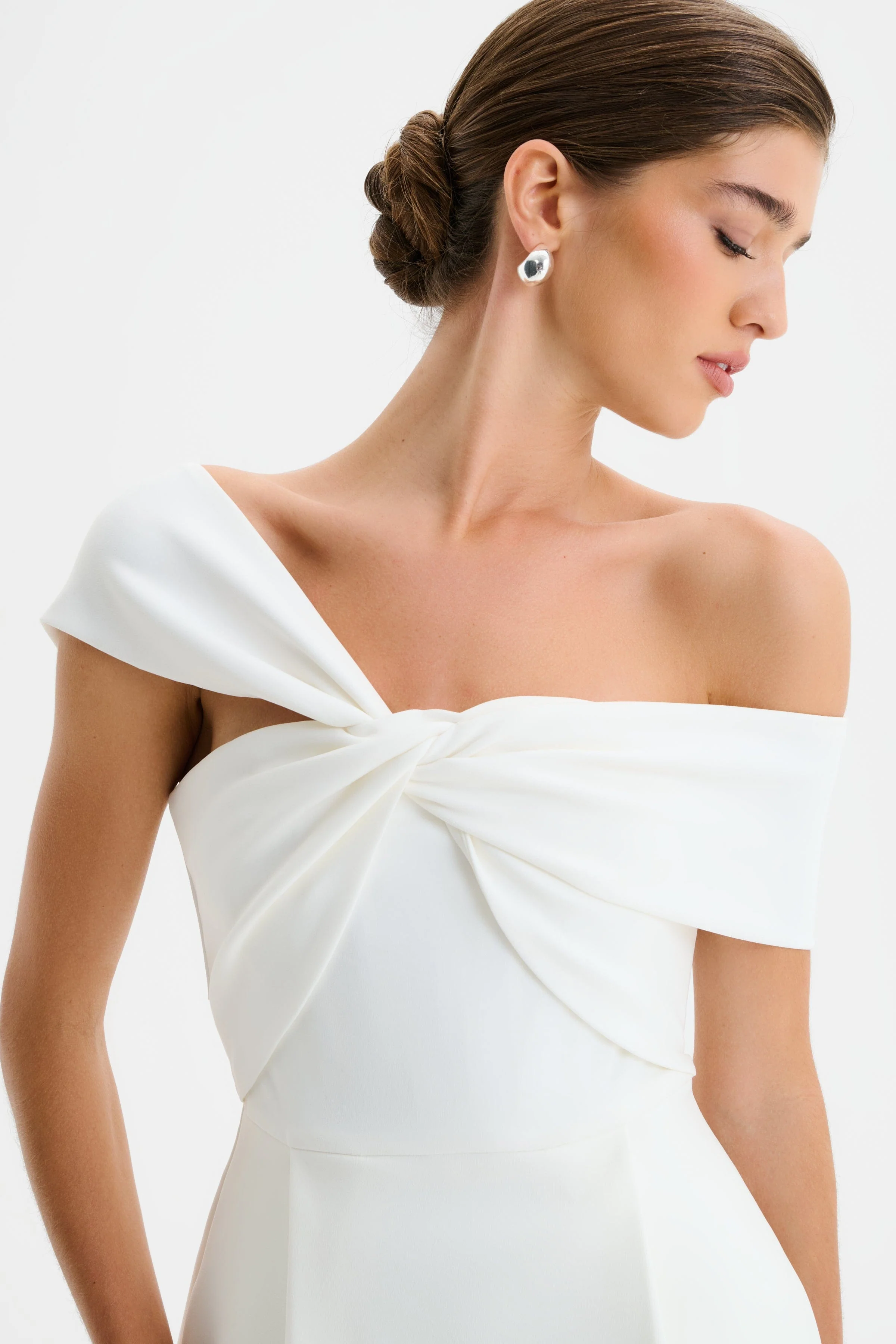 MILA Twisted One Shoulder Mini Dress in White - Image 3