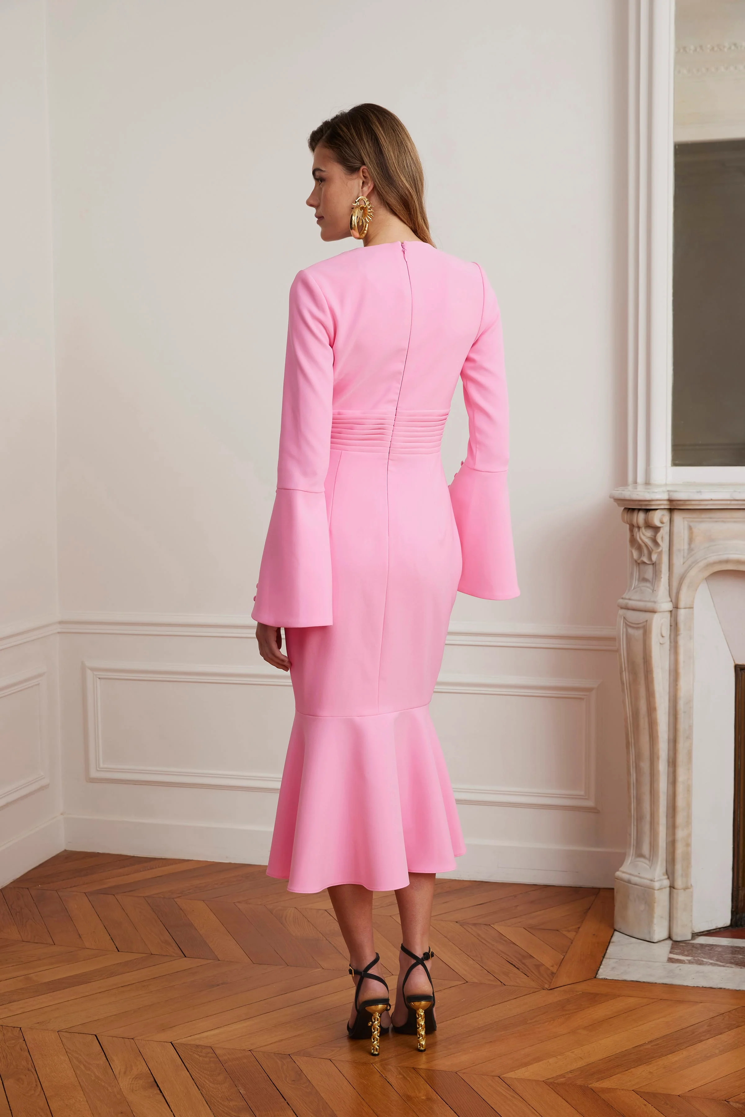 ROXIE Keyhole Micro Button Detail Midi Dress In Pink - Image 2